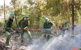 [ẢNH] Cán bộ, chiến sĩ lực lượng vũ trang Hà Tĩnh dầm lửa cứu rừng